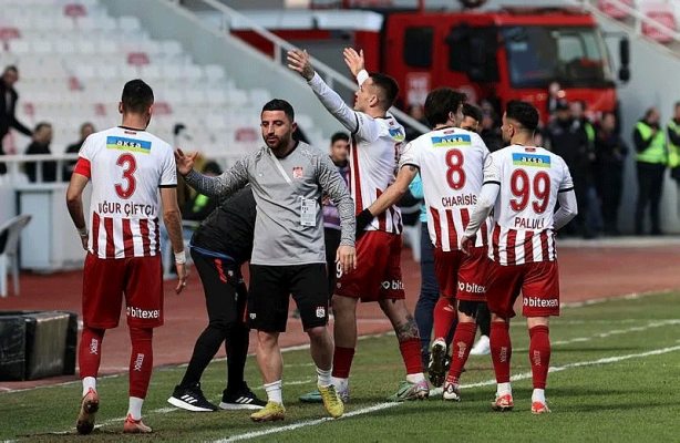 Foto - Kulüplerin dünya sıralaması belli oldu! Süper Lig devi Barcelona'yı tarihe gömdü: İşte o liste...