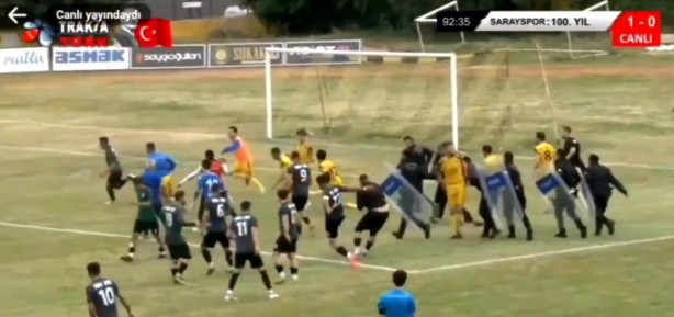 Foto - Yok böyle maç! Gol değil kırmızı yağmuru