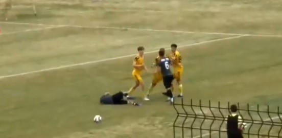 Yok böyle maç! Gol değil kırmızı yağmuru