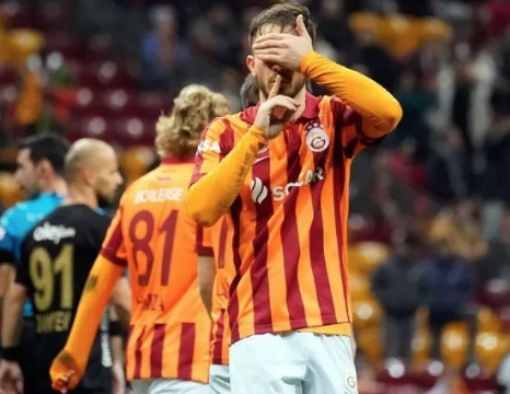 Foto - Kupa maçı sonrası apar topar karar verildi! Tüm Türkiye’ye böyle duyurdular: Bomba hamle geldi: Taraftarların isyanı ortaya çıktı!