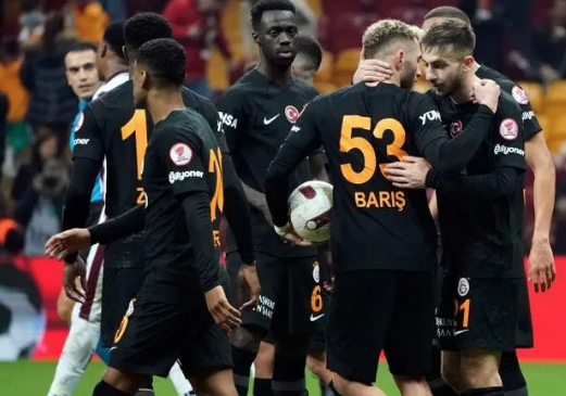 Foto - Kupa maçı sonrası apar topar karar verildi! Tüm Türkiye’ye böyle duyurdular: Bomba hamle geldi: Taraftarların isyanı ortaya çıktı!