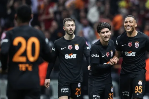 Foto - Kupa maçı sonrası apar topar karar verildi! Tüm Türkiye’ye böyle duyurdular: Bomba hamle geldi: Taraftarların isyanı ortaya çıktı!