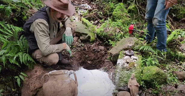 Foto - Küpün içinde öyle bir şey buldular ki! Ne yapacağını bilemediler