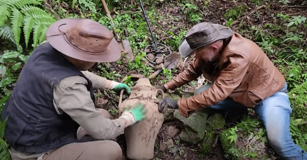 Foto - Küpün içinde öyle bir şey buldular ki! Ne yapacağını bilemediler