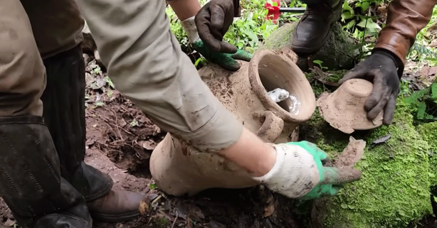 Foto - Küpün içinde öyle bir şey buldular ki! Ne yapacağını bilemediler