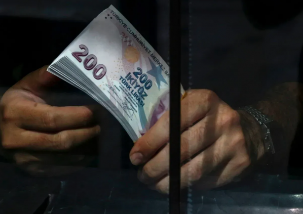 Foto - Kur artacak diye zam yaptılar, artmayınca iflasın eşiğine geldiler