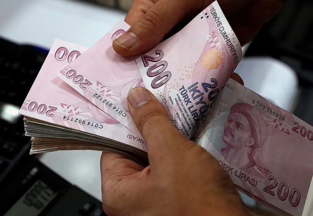 Foto - Kur artacak diye zam yaptılar, artmayınca iflasın eşiğine geldiler