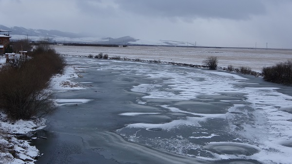 Foto - Kura Nehri buz tuttu
