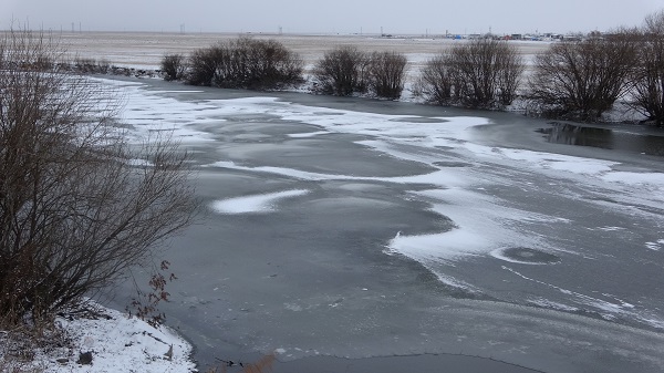 Kura Nehri buz tuttu