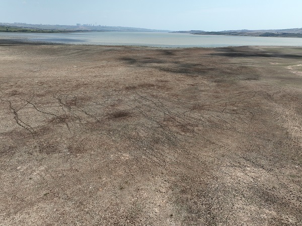Foto - Kuraklık böyle görüntülendi! İstanbul barajları alarm veriyor