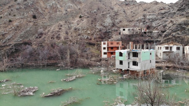 Foto - Kuraklık nedeniyle barajlar boşalırken, burası dolmaya başladı! Herkes şaşırıyor