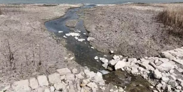 Foto - Kuraklık sonrası göl çekildi pes dedirtti! Yapılan incelemede: Tarihi Kral Yolu ortaya çıktı! 