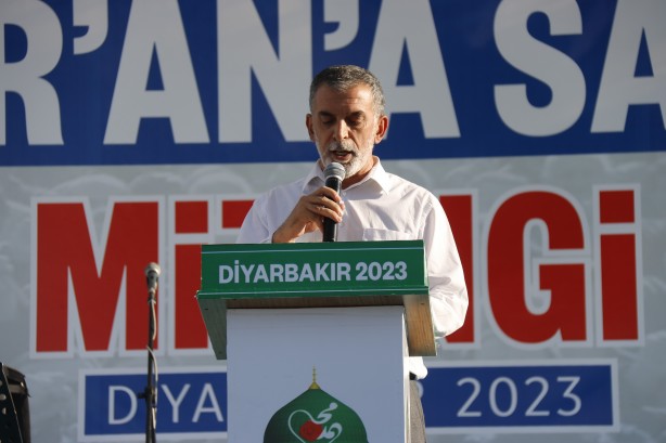 Foto - Kur'an-ı Kerim'e saygı mitingi! Binlerce kişi saldırıları protesto etti