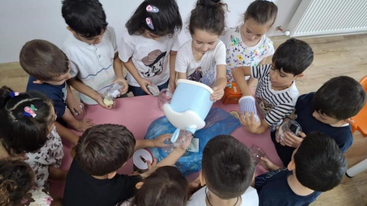Kur’an kursu öğrencilerinden anlamlı kampanya! Harçlıklarını yetim kardeşlerine bağışladılar