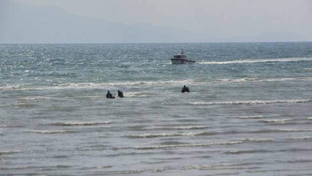Foto - 'Kurbağa adamlar' Rojin için Van Gölü’ne daldı