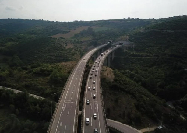 Foto - Kurbanı kesen yola çıktı! TEM kilitlendi