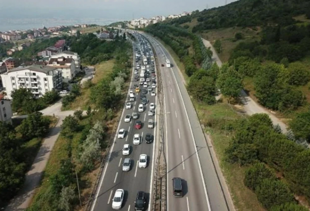 Foto - Kurbanı kesen yola çıktı! TEM kilitlendi
