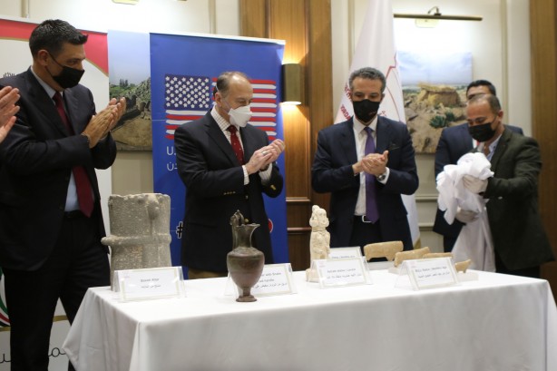 Küresel haydut ABD çaldıklarını geri verdi