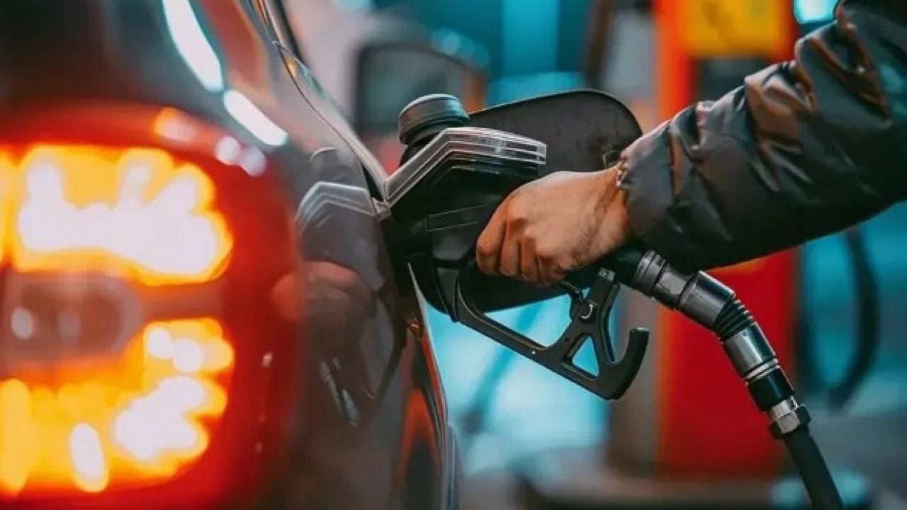 Foto - Küresel piyasalarda petrol dalgalanıyor! Akaryakıtta bir indirim bir zam