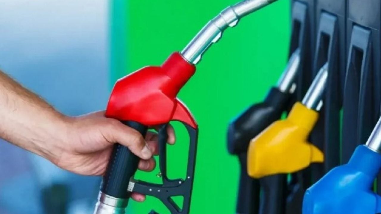 Foto - Küresel piyasalarda petrol dalgalanıyor! Akaryakıtta bir indirim bir zam