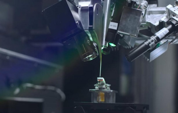 Foto - Küreselciler insanlığı robotlaştırmak için iş başında! Ve Elon Musk çipi tanıttı