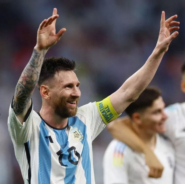 Foto - Kurşun yağdırıp Messi'ye not bıraktılar