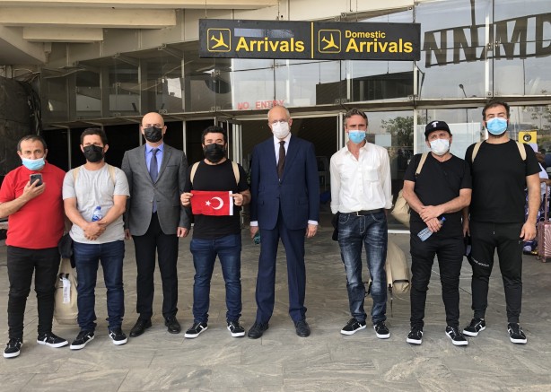 Kurtarılan Türkler büyükelçilikte