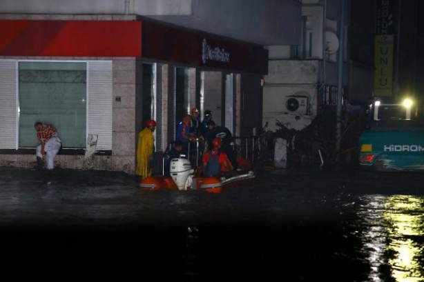 Foto - Kurtarma çalışmaları gece boyu sürdü