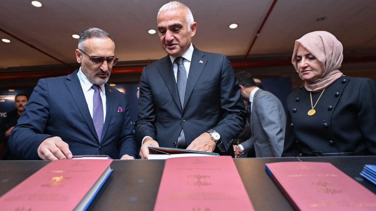 Foto - Kürtçe Yazılı Miras ve Rami'nin dönüşüm hikayesi kitaplarda buluştu: Mehmet Nuri Ersoy'dan Milli Kütüphane'de birlik ve kardeşlik mesajı 