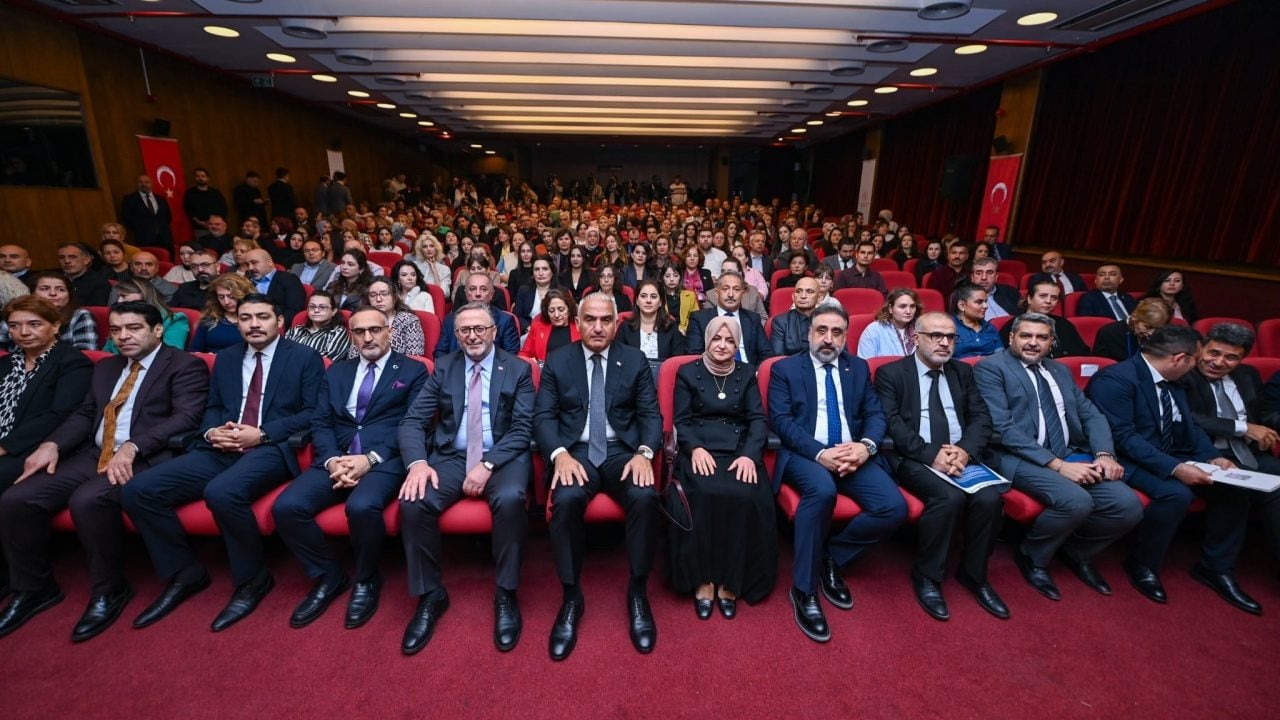Foto - Kürtçe Yazılı Miras ve Rami'nin dönüşüm hikayesi kitaplarda buluştu: Mehmet Nuri Ersoy'dan Milli Kütüphane'de birlik ve kardeşlik mesajı 