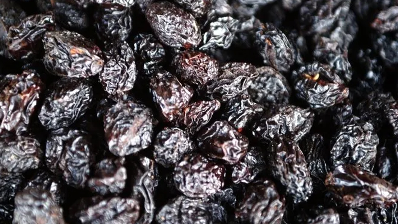 Kuru erik: İnsülin direncini kırıp bağırsakları çalıştırıyor! Kemikleri betona çeviriyor 