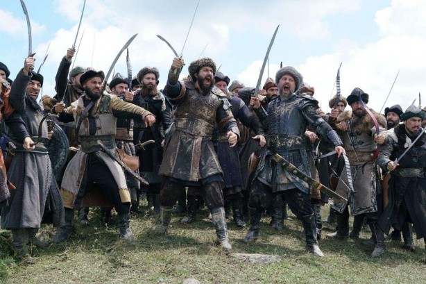 Foto - Kuruluş Osman bombayı patlatıyor! 250 kişi bakın neler yaptı