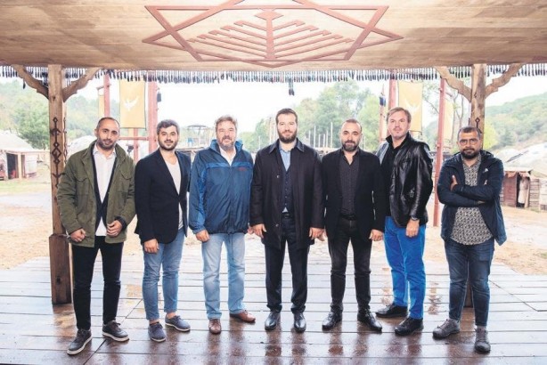 Foto - Kuruluş Osman bombayı patlatıyor! 250 kişi bakın neler yaptı