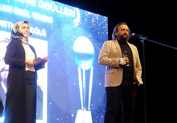 Foto - Kuruluş Osman bombayı patlattı! Ödülü en iyi kadın oyuncusu aldı