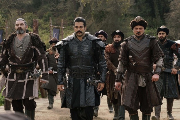 Foto - Kuruluş Osman'dan ahlaksız Sadakatsiz dizisine tokat