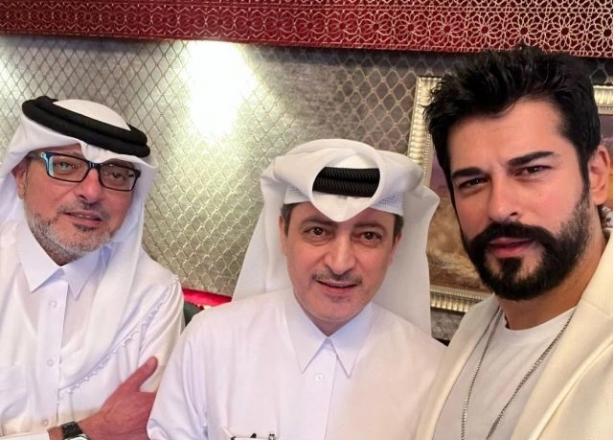 Kuruluş Osman'ın başrolü Burak Özçivit Katar'da o isimle buluştu! Sosyal medya ayağa kalktı