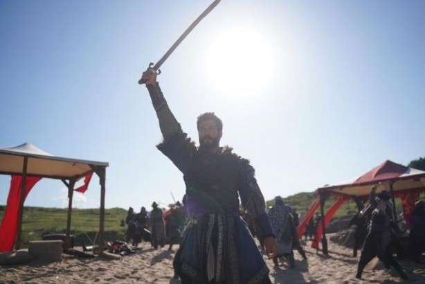 Foto - Kuruluş Osman'ın yeni sezon afişi yayınlandı! Burak Özçivit'e yorum yağdı