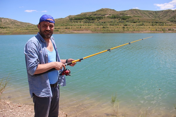 Foto - Kuruma noktasına gelmişti! Şimdi oltasına alan oraya koşuyor
