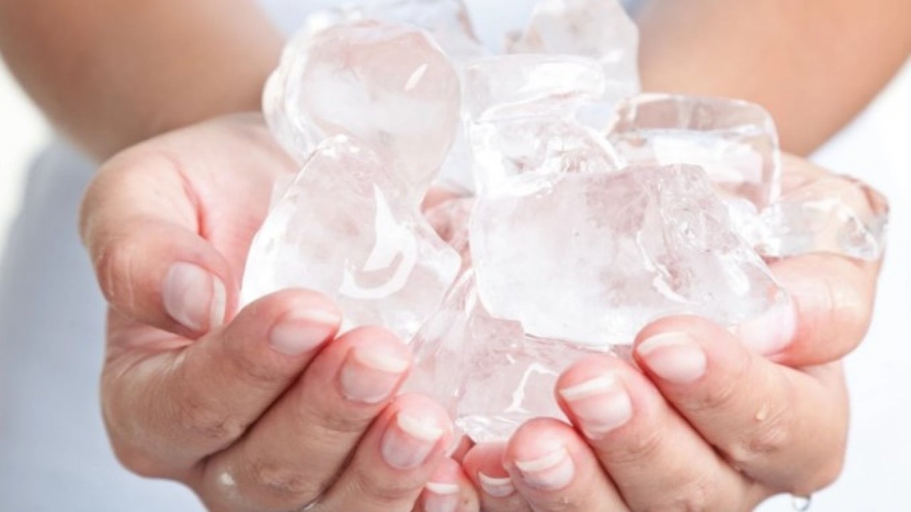Foto - Kurumuş ve solgun görüntüye son! Salatalığı canlı tutmanın doğal yolu açıklandı