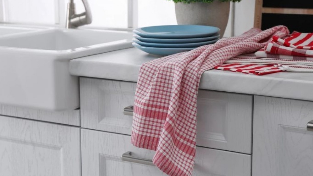 Foto - Kurumuş ve solgun görüntüye son! Salatalığı canlı tutmanın doğal yolu açıklandı