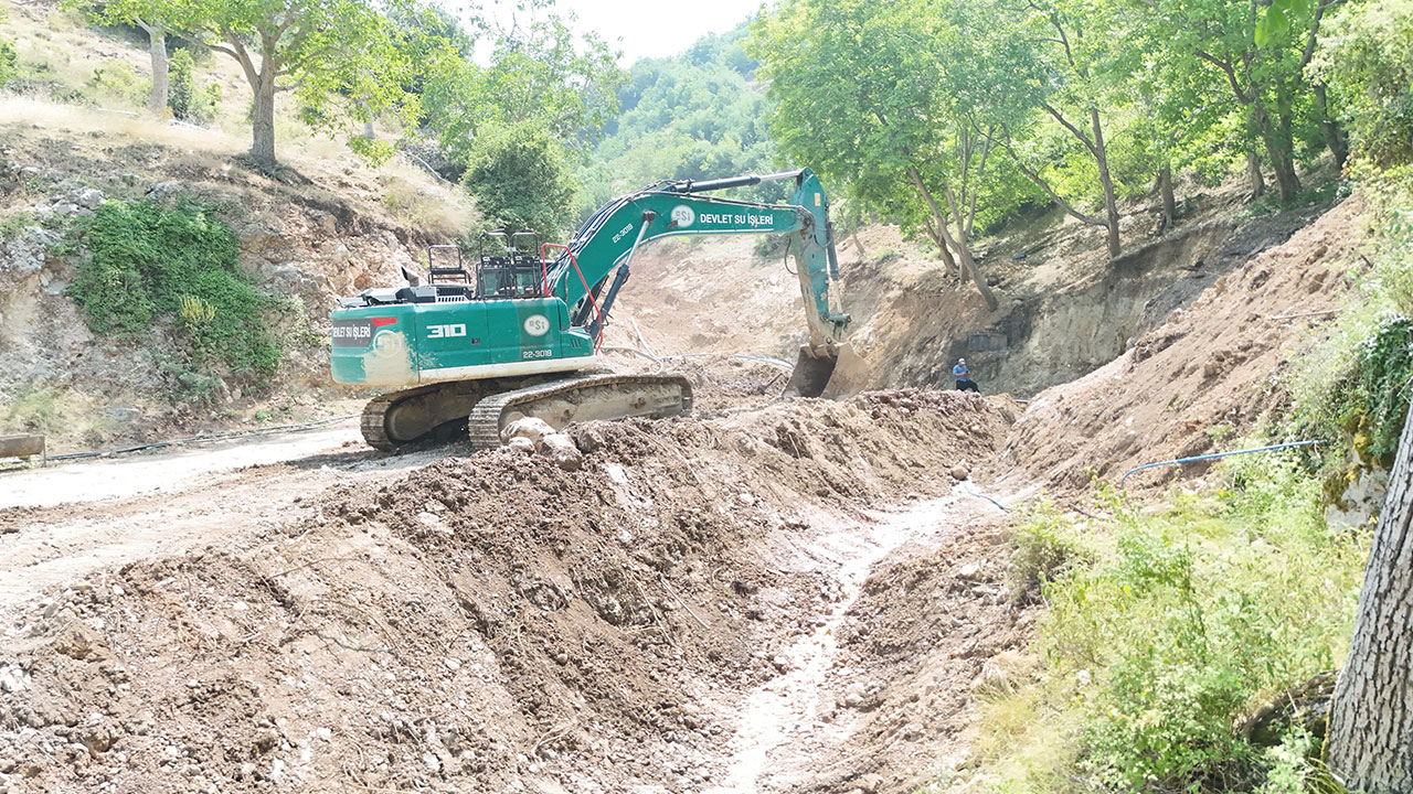 Kuruyan kuyudan iki yıl sonra fışkırdı: Halk inanamıyor, iki kez kurban kesildi