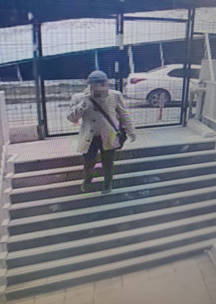 Foto - Kurye gibi girdiler 20 bin doları çaldılar! Ev sahibini böyle rehin aldılar