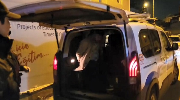 Foto - Kurye gibi girdiler 20 bin doları çaldılar! Ev sahibini böyle rehin aldılar