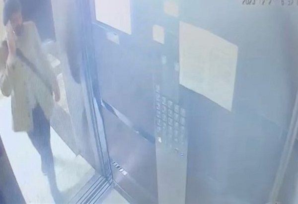 Foto - Kurye gibi girdiler 20 bin doları çaldılar! Ev sahibini böyle rehin aldılar