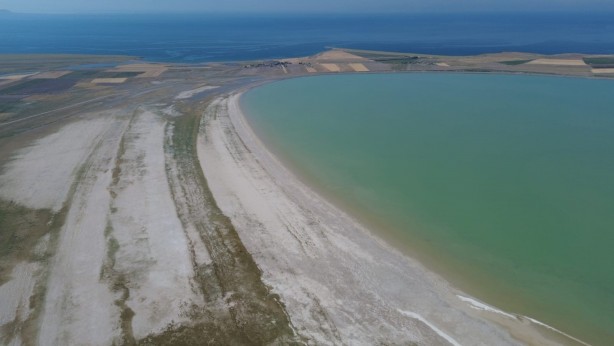 Kuş cenneti Arin Gölü'nde kuraklık tehlikesi