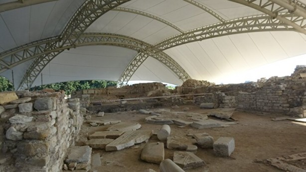 Foto - Kuşadası'nda tarihi keşif! Su kanalı diye kazdılar, içinden çıkan herkesi şok etti