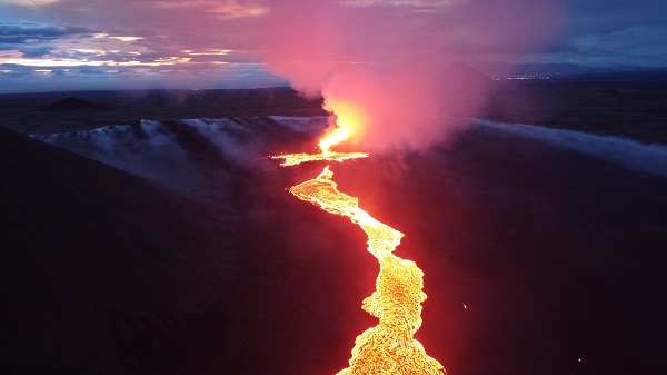 Foto - Kuşları izlemek için gitti yanardağ patlamasına denk geldi