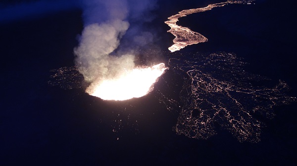Foto - Kuşları izlemek için gitti yanardağ patlamasına denk geldi