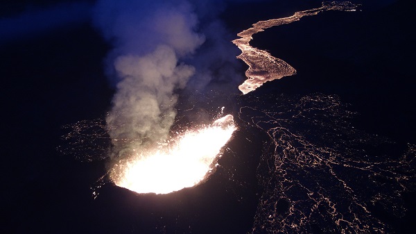 Foto - Kuşları izlemek için gitti yanardağ patlamasına denk geldi