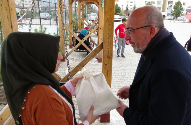 Foto - Kütahya'da misafir edilen depremzede sayısı 7 bini geçti